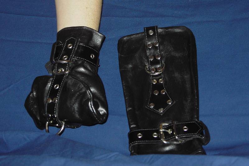 Fesselhandschuhe - Versch&auml;rfte Version // ultimate restraining mittens