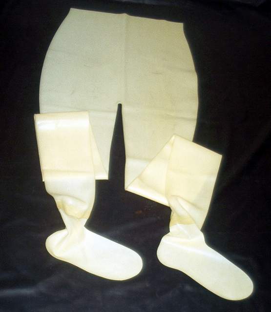Latex Strumpfhose mit Fu�