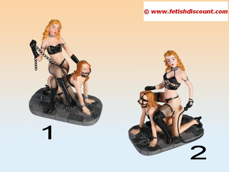 SM-Figur knieend
