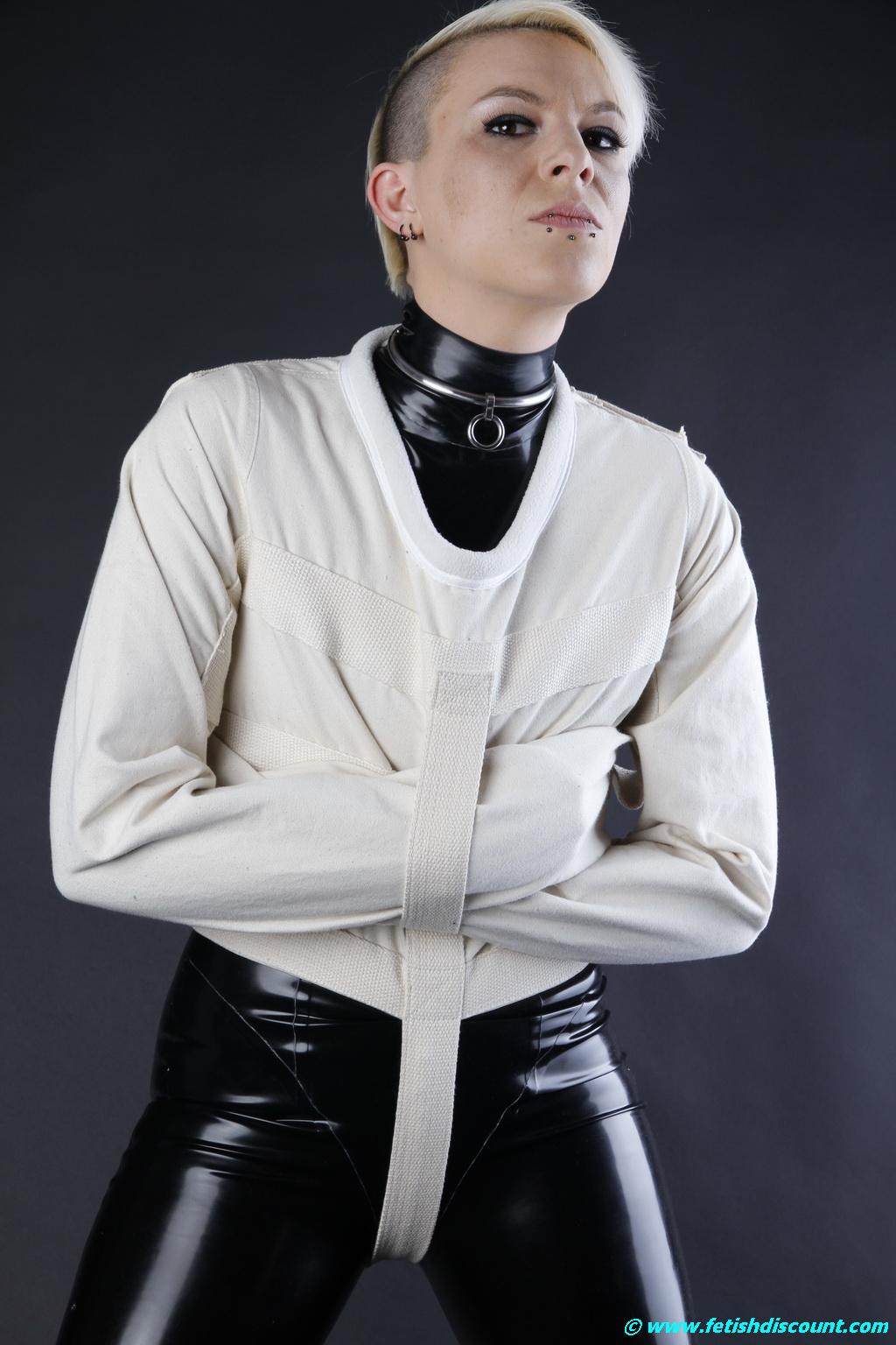 FetishDiscount.com: yesoP Zwangsjacke straitjacket.